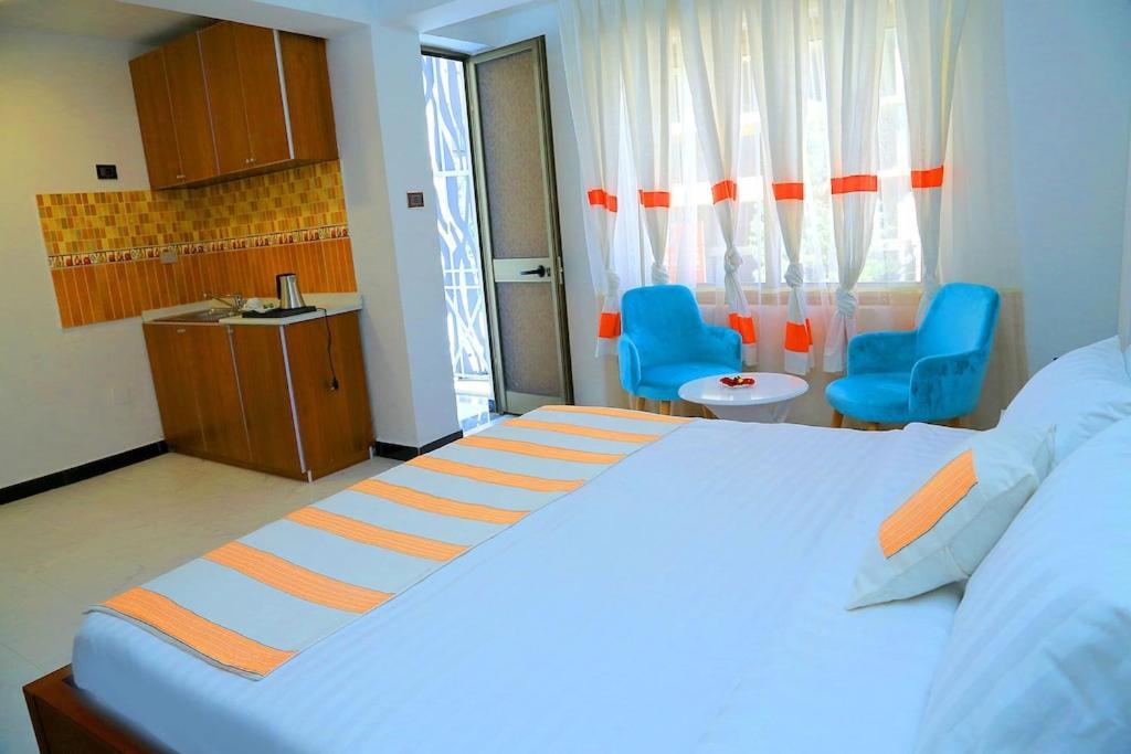 Abat Guest House Аддис-Абеба Экстерьер фото